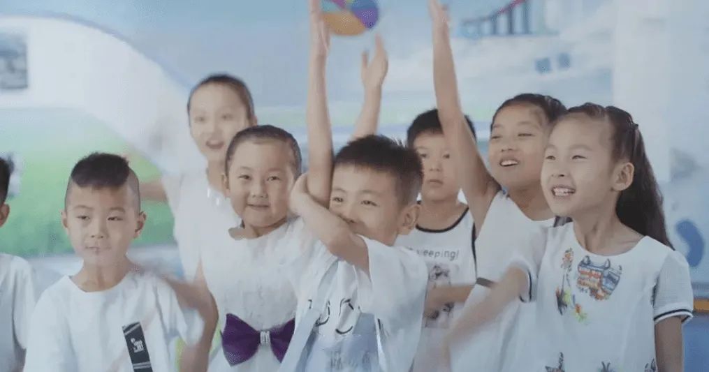 花花牛丨每天一杯奶，幸福健康喝出來！?。? style=