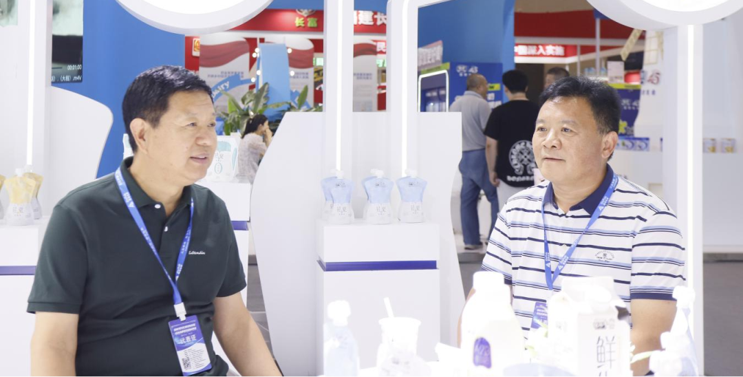 啟航新征程 點(diǎn)亮新賽道丨花花牛乳業(yè)集團(tuán)參加第十四屆中國奶業(yè)大會(huì)暨D20峰會(huì)，榮獲“中國乳制品生產(chǎn)企業(yè)現(xiàn)代化等級5A級”評定殊榮