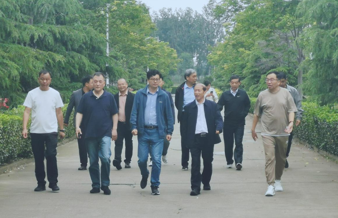 花花牛丨河南農業大學黨委副書記、校長介曉磊一行蒞臨花花牛河南瑞亞參觀調研