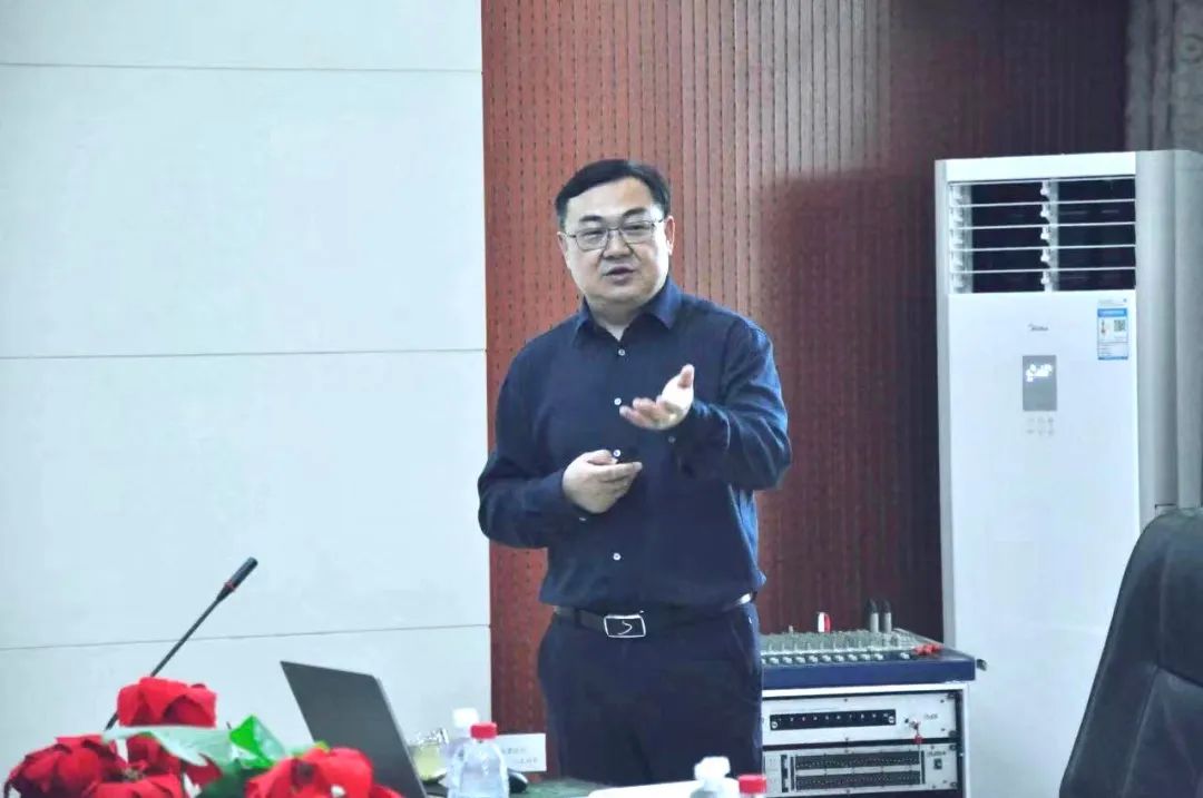 花花牛丨國家奶牛產業(yè)技術體系首席科學家、中國農業(yè)大學教授李勝利一行蒞臨花花牛魯山瑞亞參觀調研