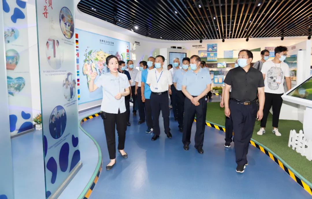 鄭州市安全生產雙重預防體系建設現場觀摩會在花花牛乳業集團鄭州分公司召開 鄭州市安全生產雙重預防體系建設現場觀摩會在花花牛乳業集團鄭州分公司召開