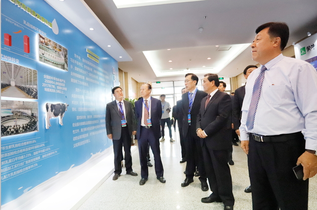 花花牛亮相中國奶業20強呼倫貝爾峰會，共話中國奶業振興！