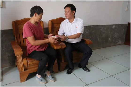 秋種化肥進農戶 精準扶貧及時雨 | 花花牛集團精準扶貧在行動 秋種化肥進農戶 精準扶貧及時雨 | 花花牛集團精準扶貧在行動