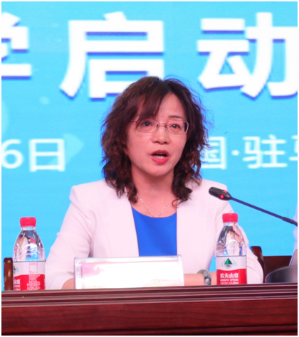 “健康中原,牛奶伴您行——花花牛乳業集團2018中國小康牛奶行動” 公益助學啟動儀式隆重舉行 “健康中原,牛奶伴您行——花花牛乳業集團2018中國小康牛奶行動” 公益助學啟動儀式隆重舉行