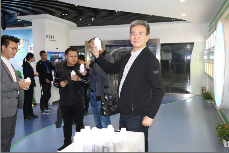 商界領(lǐng)袖俱樂部精英參訪花花牛! 商界領(lǐng)袖俱樂部精英參訪花花牛!